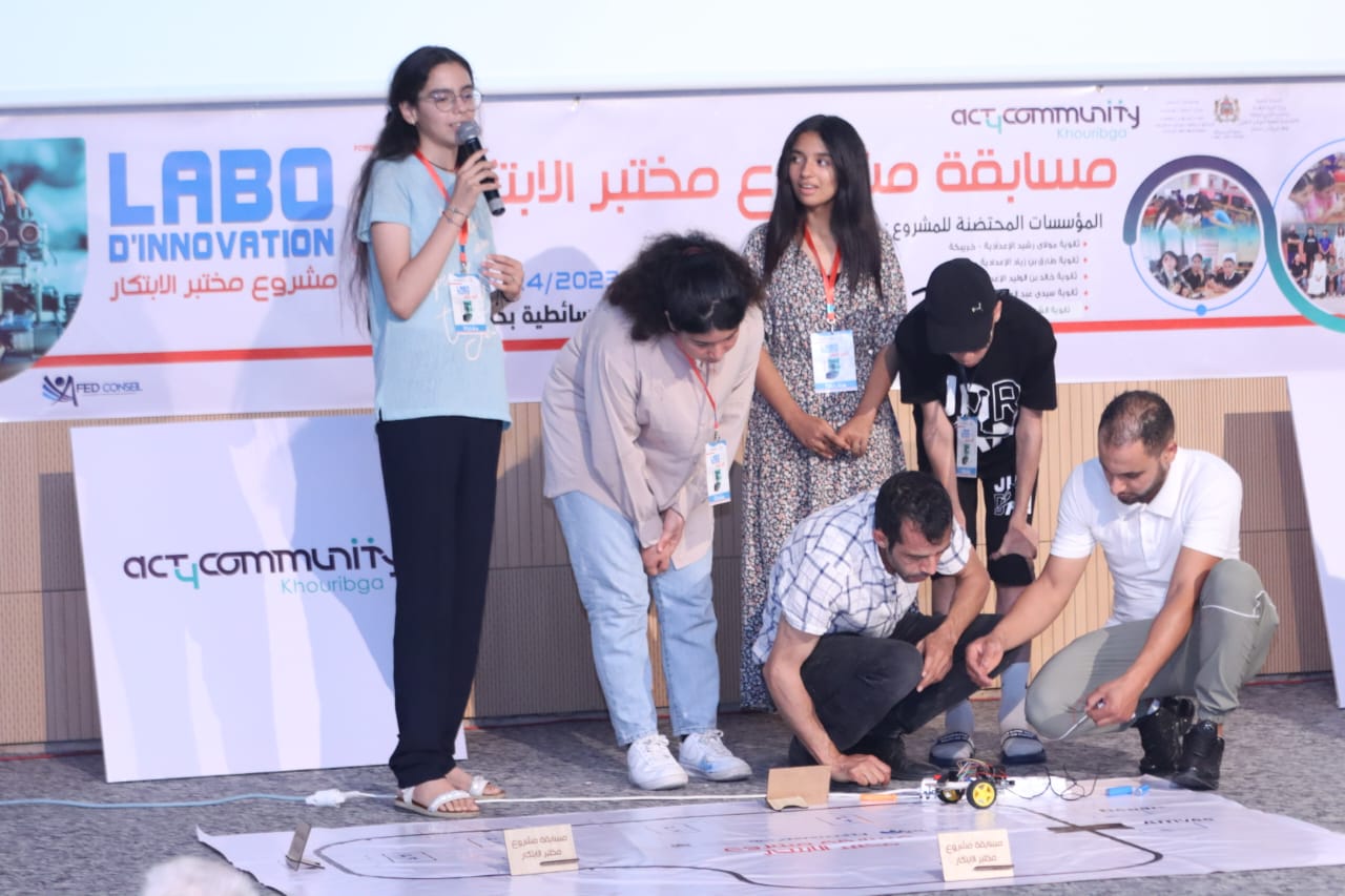 100 تلميذ وتلميذة يستفيدون من برنامج الروبىتيك لــ Act4Community Khouribga 