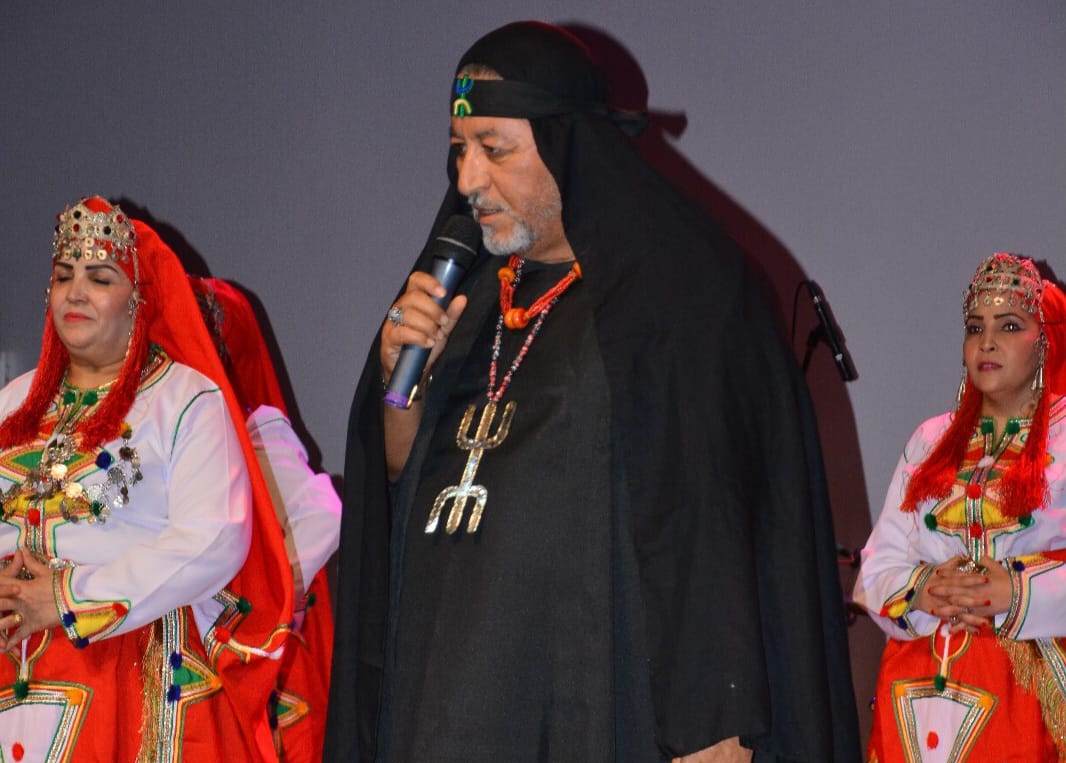 الفنان سعيد باحوس يتألق في سهرة مهرجان تيزرزاي بتزنيت 