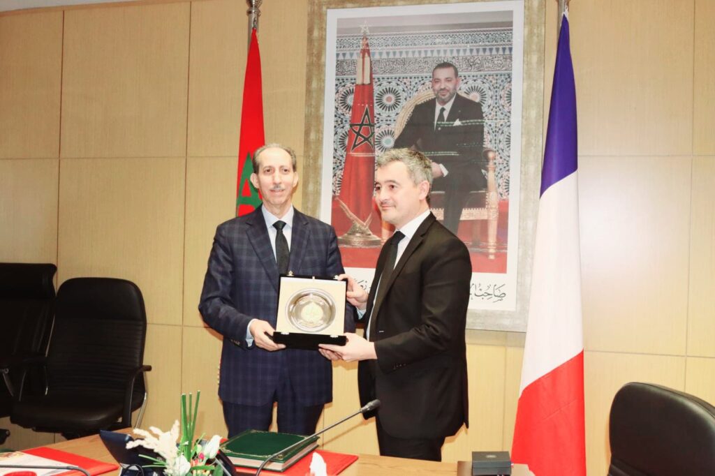 مولاي الحسن الداكي يجري مباحثات مع وزير العدل الفرنسي السيد جيرالد دارمانان 