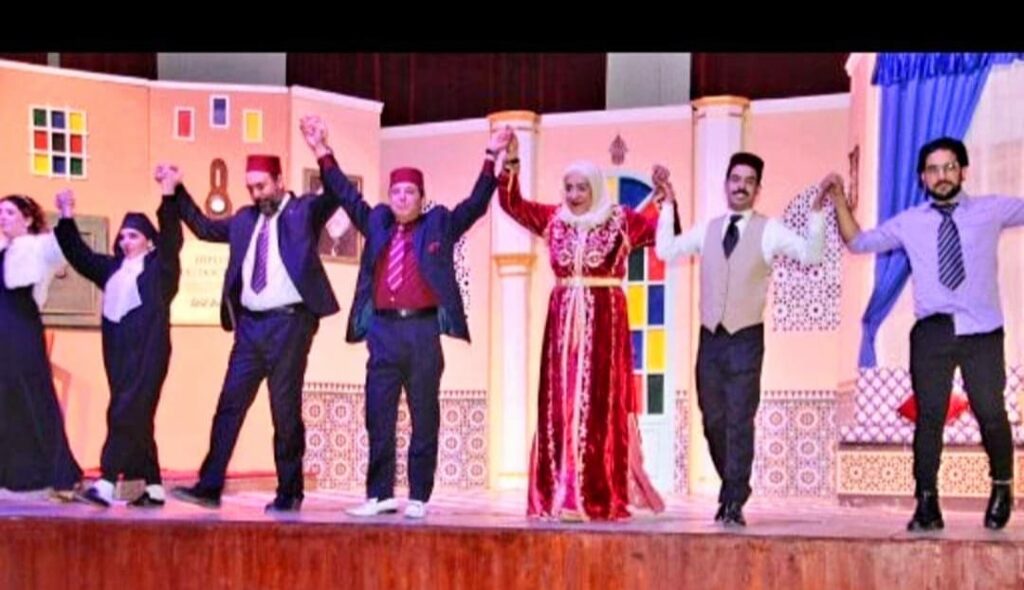 جولة فنية مبهرة لمسرحية “حفيد مبروك” لمخرجها عبد الكبير الركاكنة 