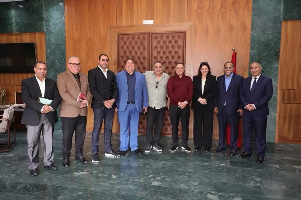 المجلس الجماعي لمراكش يرفع منحة الكوكب المراكشي ويَهبه بقعة أرضية 