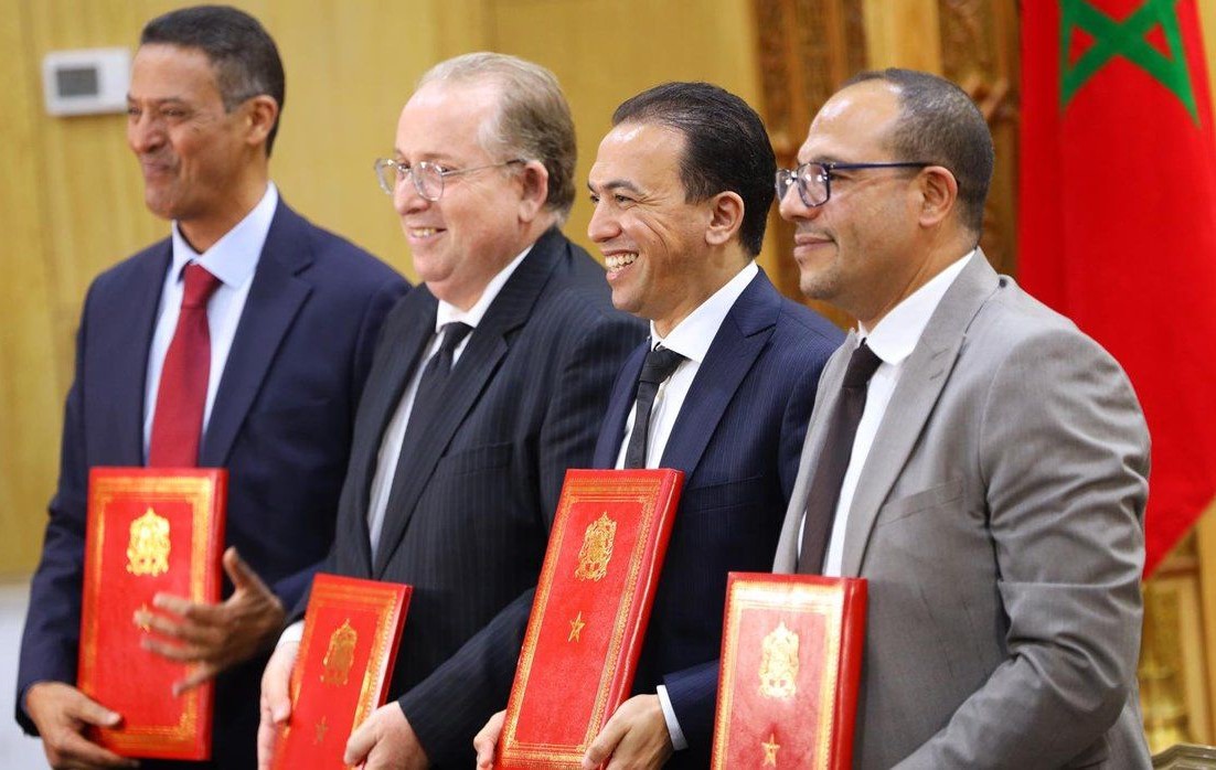 الرباط.. توقيع اتفاقيات استراتيجية للنهوض بالإدماج المالي للفاعلين بالصناعة التقليدية 