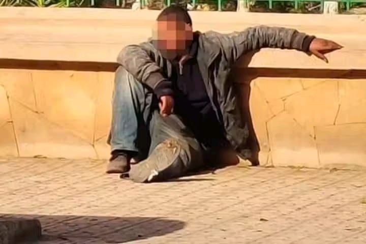 انتشار حالات المختلين عقليًا بالحسيمة يثير قلق السكان ويستدعي تدخلًا عاجلًا 