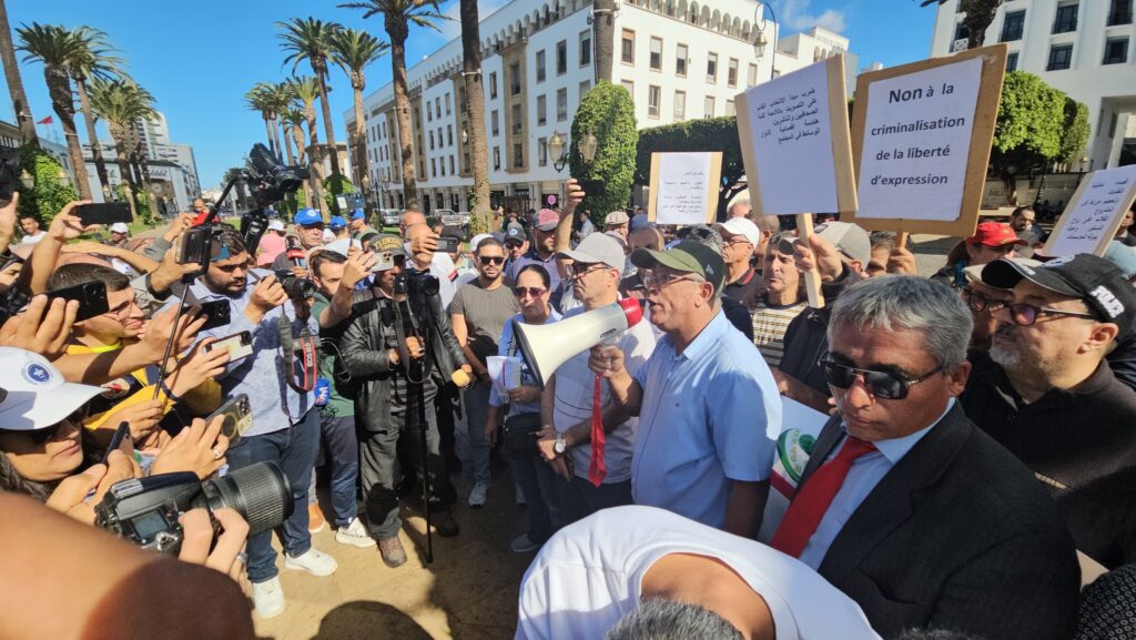 الهيئات النقابية للصحافة تصعّد ضد مشروع قانون “تراجعي” يمسّ التنظيم الذاتي للمهنة 