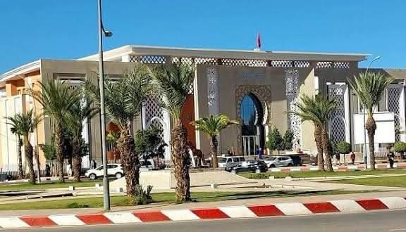 خنيفرة.. تمديد الحراسة النظرية لثلاثة رؤساء جمعيات وصاحب مطبعة في قضية التلاعب بأموال عمومية 