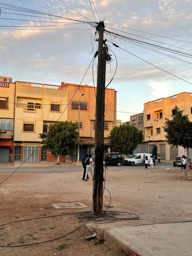 انقطاع الإنترنت يثير غضب سكان تجزئة ورش بخريبكة.. ومطالب بتدخل عاجل من «اتصالات المغرب» 