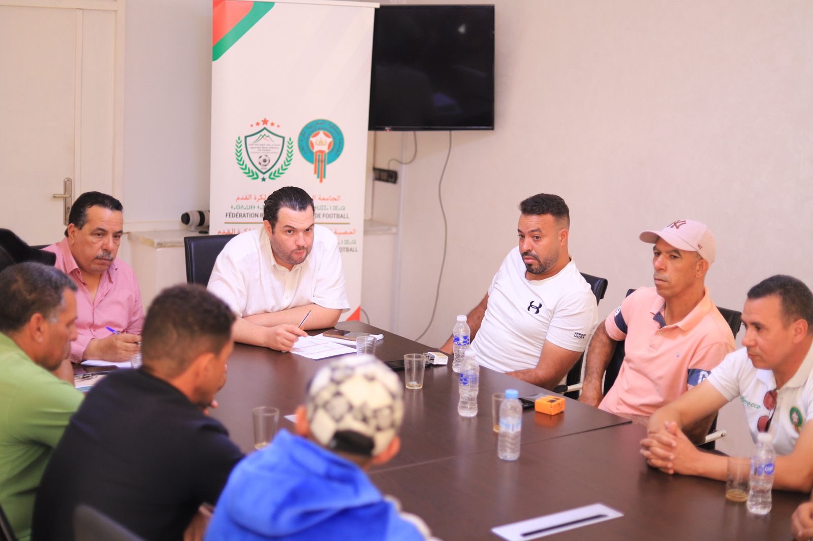 عصبة بني ملال خنيفرة تحدث سابقة جهوية.. وتتولى رسمياً أداء مصاريف حكام الفئات العمرية 