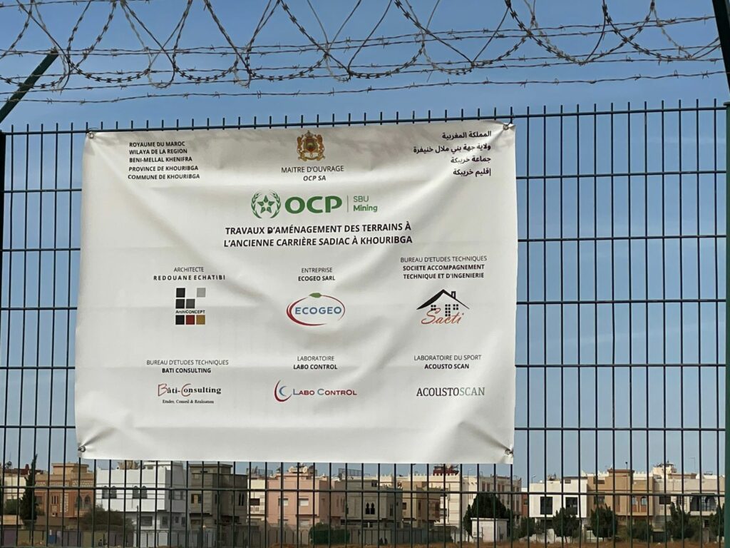 نهاية معاناة أطفال مدرسة أولمبيك خريبكة.. وانطلاق مشروع الملعب الكبير بدعم من المجمع الشريف للفوسفاط 