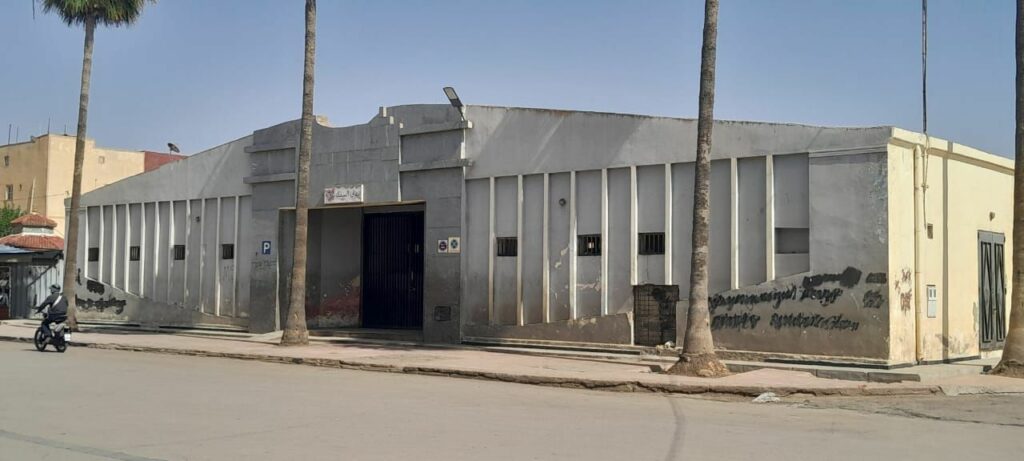 محمد أهناني يقود اجتماعًا حاسمًا لإعادة تنظيم سوق السمك واتخاذ إجراءات صارمة ضد البيع العشوائي 