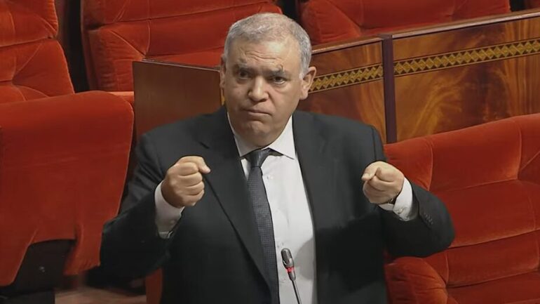 لفتيت يحذّر بشدة: بلطجة بعض سائقي الأجرة تهدد النظام العام والدولة لن تتساهل 