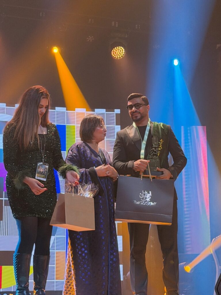 تتويج وليد الرحماني بجائزة النجم المغربي لفئة الأغنية الشعبية 