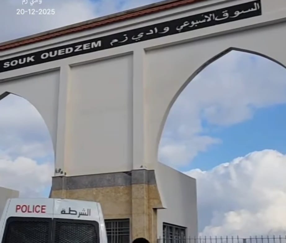 احتجاجات السوق الأسبوعي الجديد تشعل التوتر بوادي زم ودورة استثنائية للمجلس على صفيح ساخن 