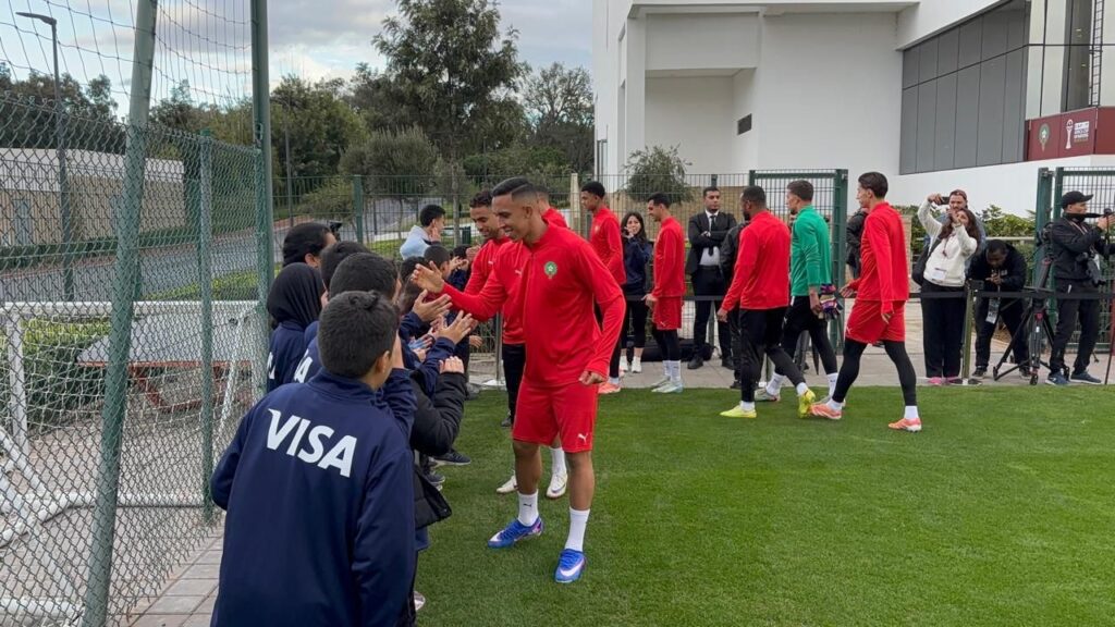 أكاديمية محمد السادس.. أبناء أسرة الأمن الوطني ضيوف “أسود الأطلس” 