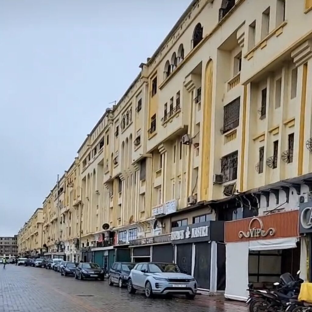 خريبكة: إغلاق مقهىيين بمجمع الفردوس وسط تساؤلات حول شمول باقي المخالفين 