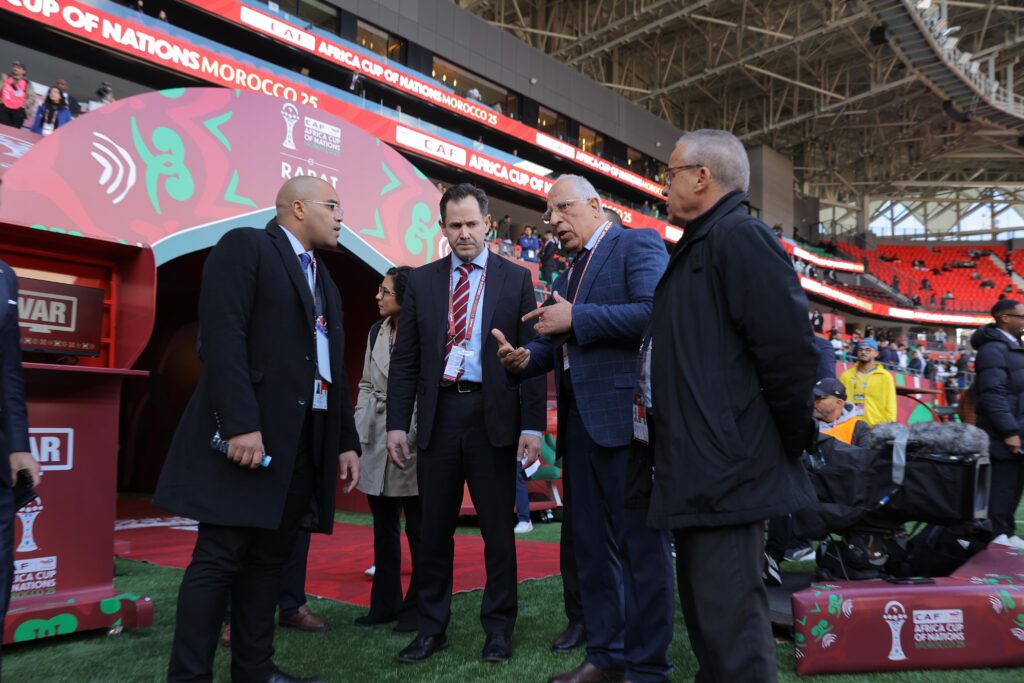 وفد مكتب التحقيقات الفدرالي الأمريكي يزور ملعب مولاي الحسن 