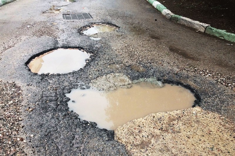 أمطار خريبكة تعرّي هشاشة الطرق… والمجلس الجماعي يعلن برنامجاً بست صفقات لإعادة التهيئة بقيمة 40 مليون درهم 