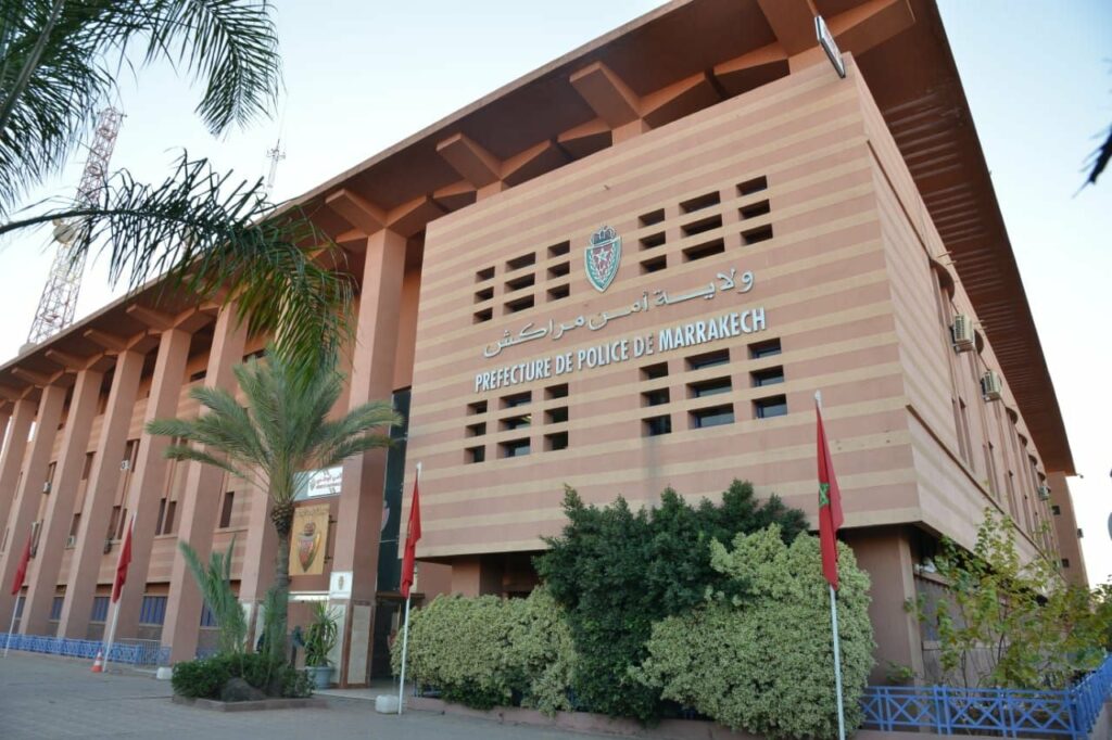 ولاية أمن مراكش توقف ثلاثة مشتبه فيهم في قضية حيازة أسلحة بيضاء بعد تداول فيديو يوثق الأفعال 