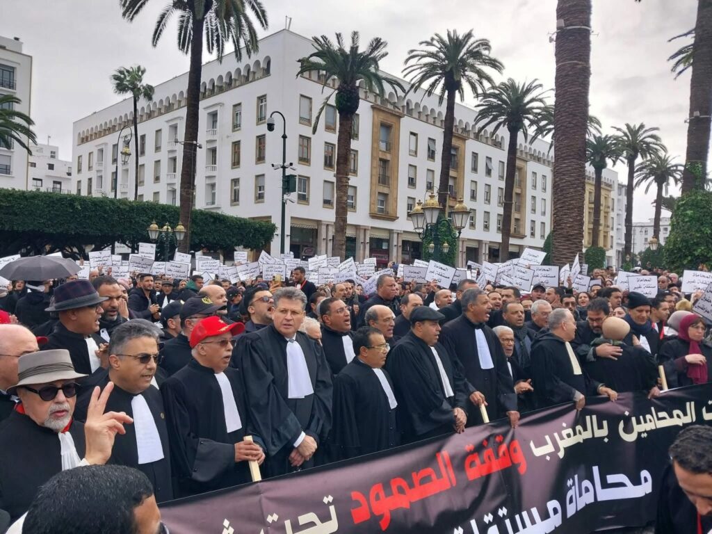 المحامون يستأنفون العمل يوم الإثنين المقبل ويعلّقون التصعيد بعد اتفاق على لجنة مشتركة حول مشروع قانون 