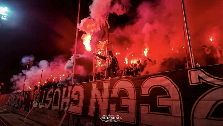 خريبكة تصرخ.. الجماهير تنتفض بعد تقليص تذاكر أولمبيك بنسبة 5٪ فقط 