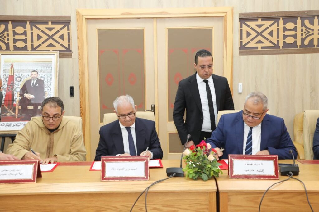 من خنيفرة إلى بجعد..بركة يعلن تثنية الطريق الجهوية 710 لتعزيز التنمية وفك العزلة 