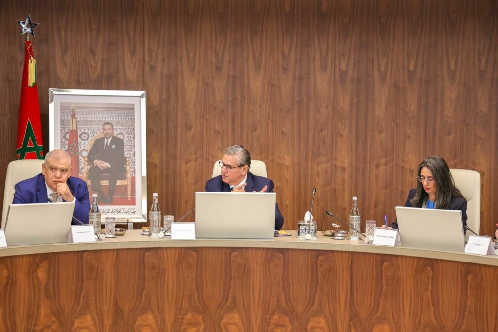 رئيس الحكومة يترأس الاجتماع الأول للجنة الوزارية لتتبع تداعيات التوترات الجيوسياسية بالشرق الأوسط على الاقتصاد الوطني