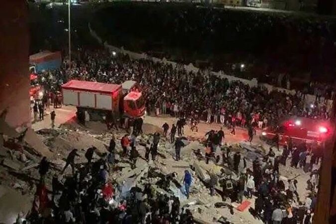 فاجعة فاس تفجّر المستور.. سقوط عمارتين يجرّ 21 متهماً إلى التحقيق و8 إلى السجن