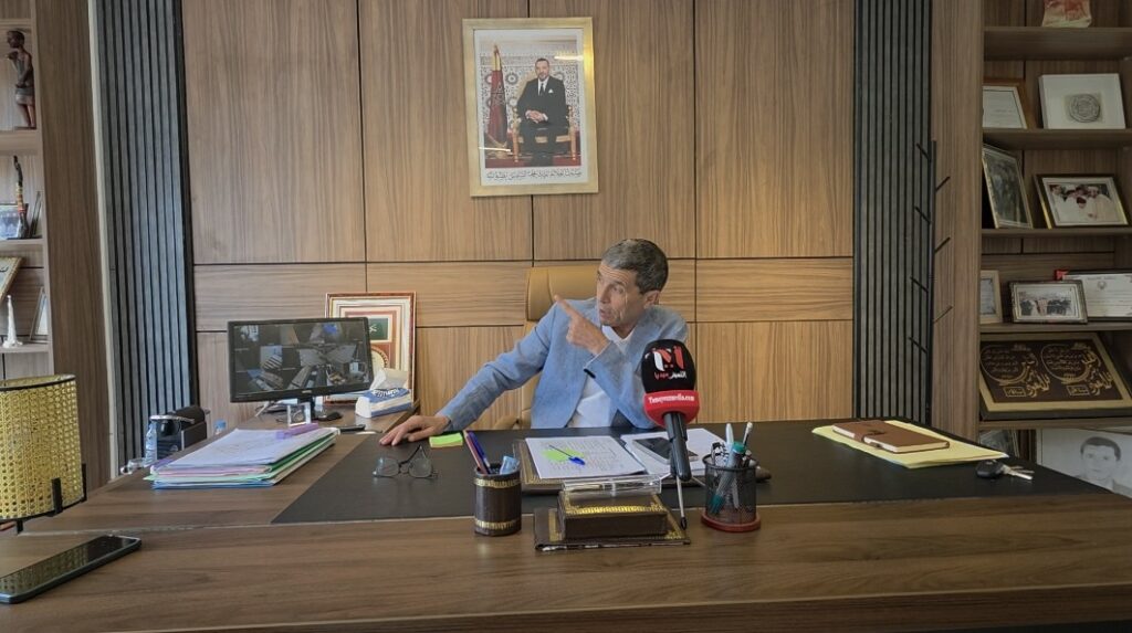 السيد محمد زكراني لـ «التميز ميديا»:  «نشتغل بأيدٍ نظيفة وتطبيق القانون وحكامة صارمة لضمان جودة مشاريع خريبكة»