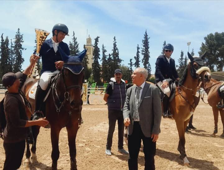 خريبكة على موعد مع الإثارة… انطلاق البطولة الوطنية للقفز على الحواجز وسط مشاركة نخبة فرسان المغرب 
