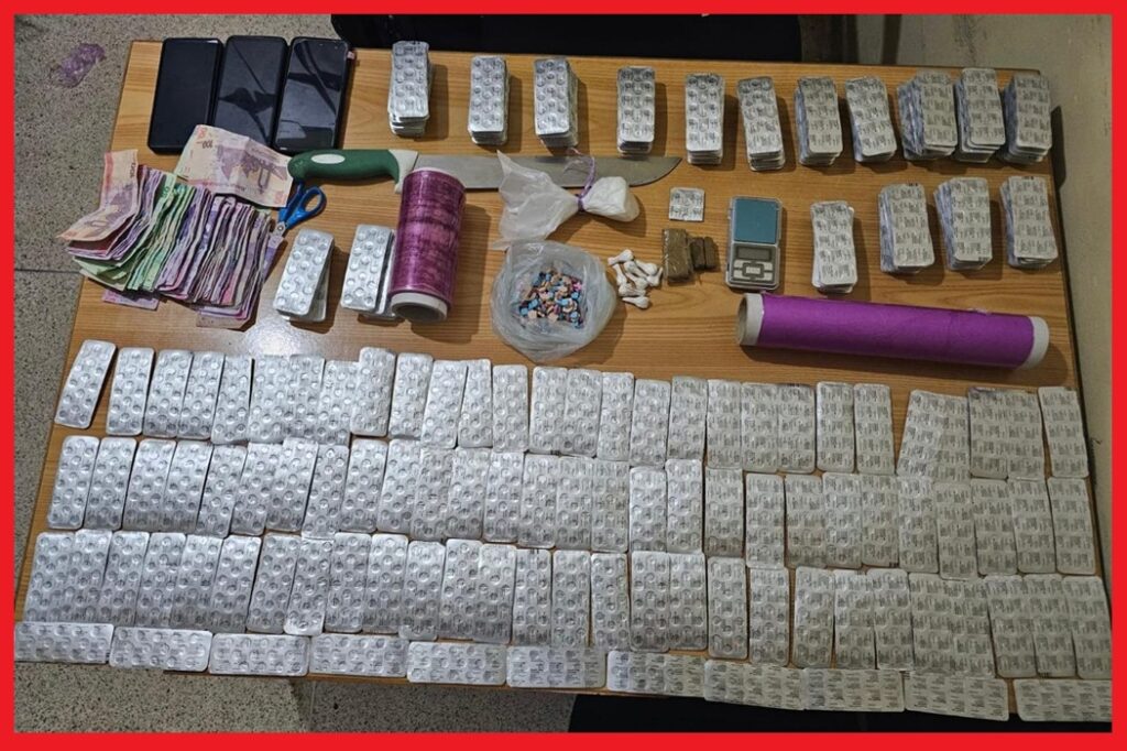 توقيف ثلاثة أشخاص وحجز أزيد من 4300 قرص مخدر بمدينة سلا